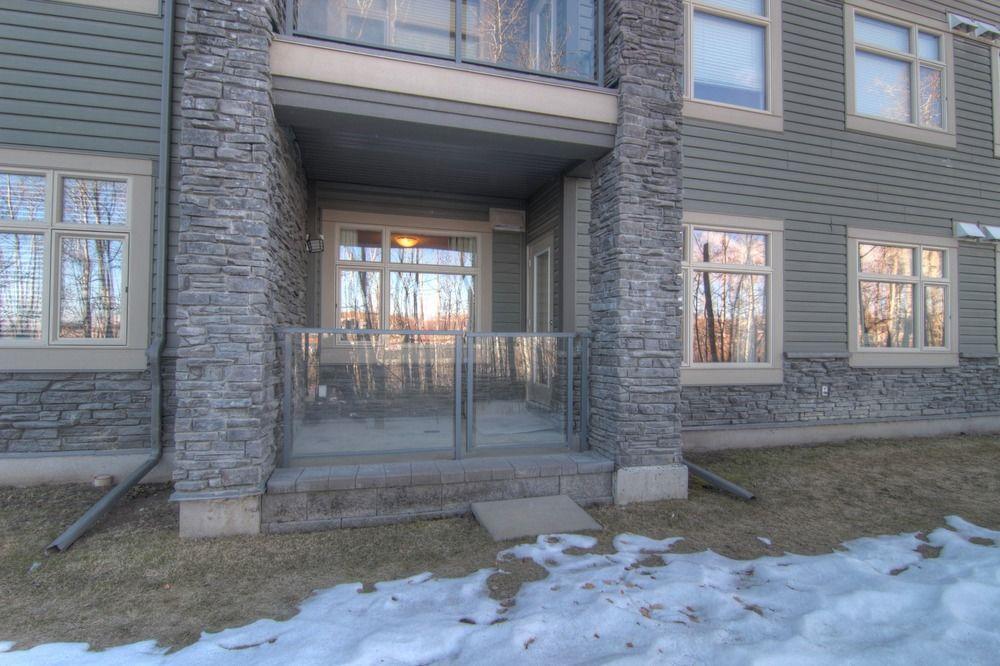Pinnacle Inn & Suites Aspen YYC Exterior foto