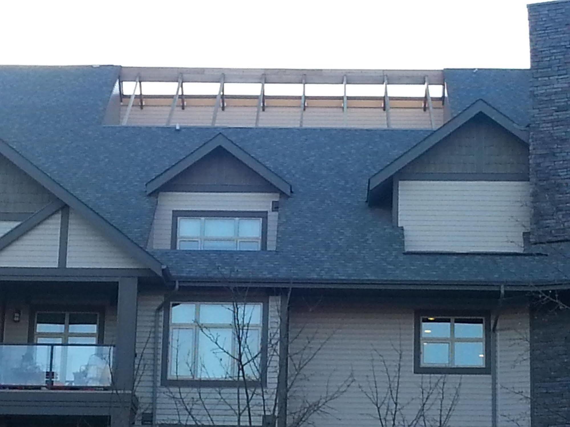 Pinnacle Inn & Suites Aspen YYC Exterior foto